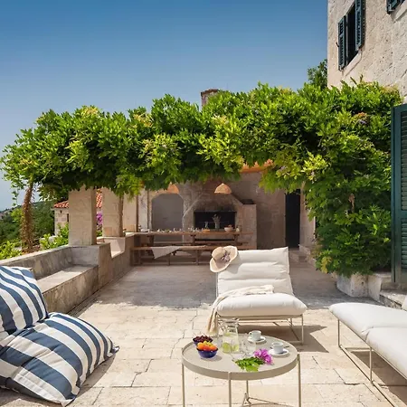 Schola Villa Brsečine